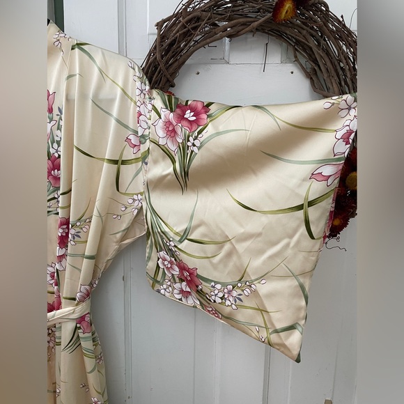 Kimono Style Robe One Size Fits Most - Picture 3 of 11